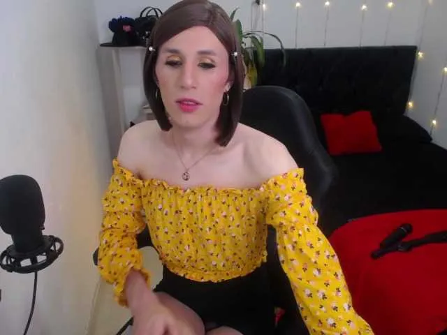 Live sex webcam photo for Evangheline-H #274153594