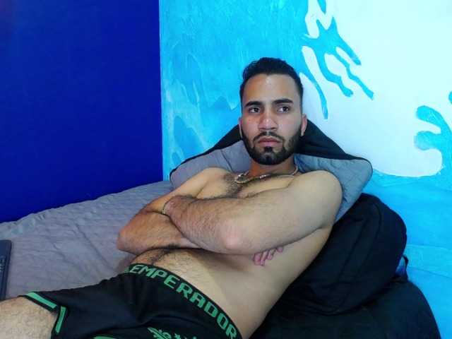 Live sex webcam photo for Evanmilk #275593146