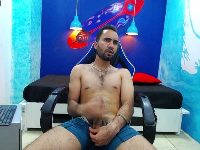 Live sex webcam photo for Evanmilk #275729922