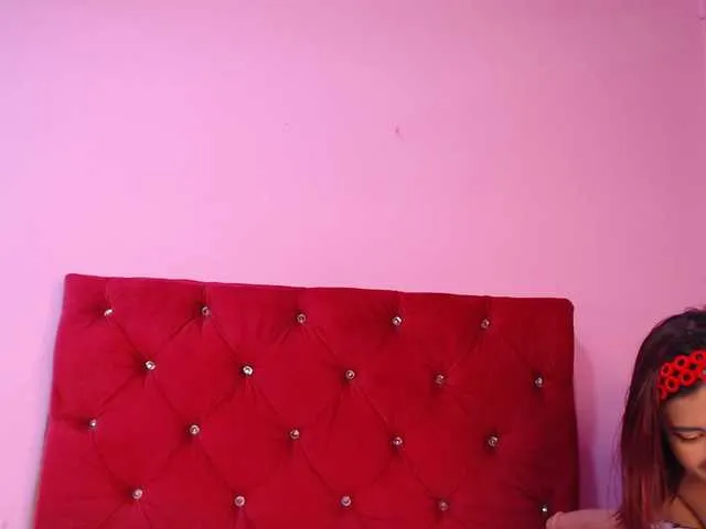 Live sex webcam photo for Evasummer1 #290485699