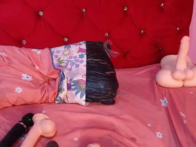 Live sex webcam photo for Evasummer1 #290580616