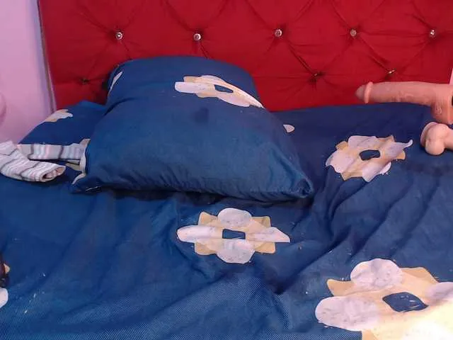 Live sex webcam photo for Evasummer1 #291001660