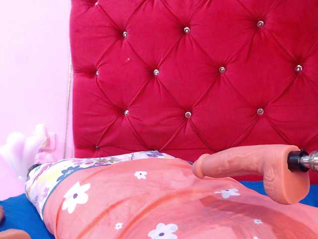 Live sex webcam photo for Evasummer1 #291614203