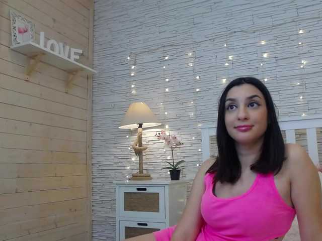 Live sex webcam photo for Eve-Lynne #272051897