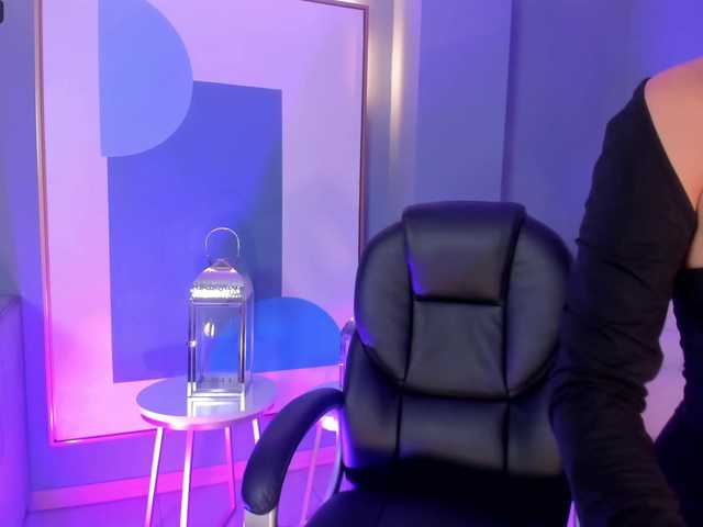 Live sex webcam photo for EveBenson #276416778