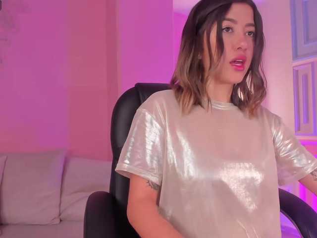 Live sex webcam photo for EveBenson #276898547