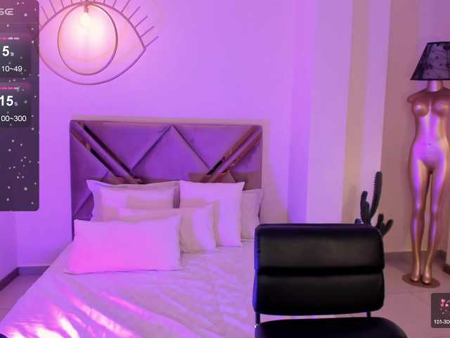 Live sex webcam photo for EveBenson #277756466