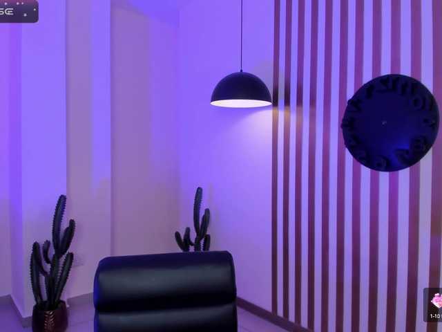 Live sex webcam photo for EveBenson #278030160