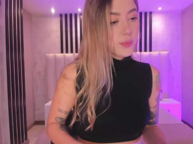 Live sex webcam photo for EveBenson #291693067