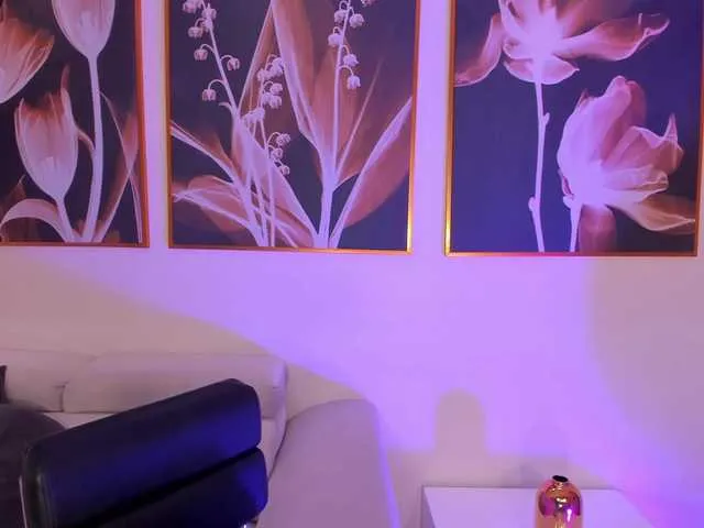 Live sex webcam photo for EveBenson #291758806