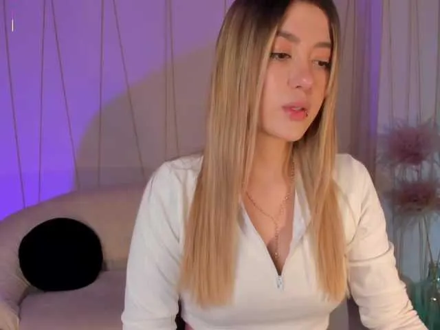 Live sex webcam photo for EveBenson #291804675