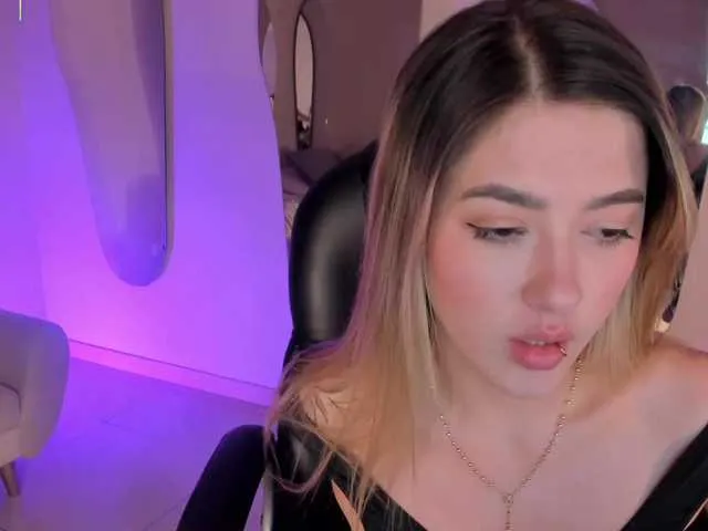 Live sex webcam photo for EveBenson #292012725