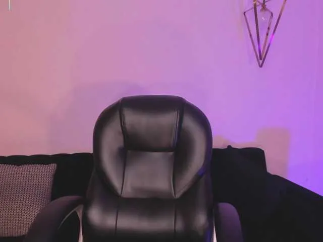 Live sex webcam photo for EveBenson #292416926