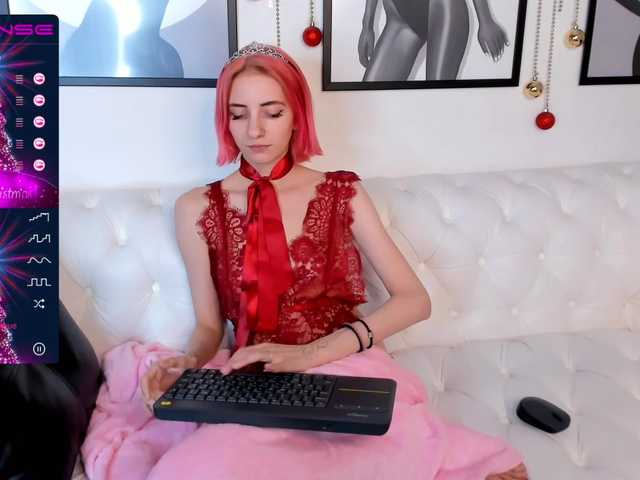 Live sex webcam photo for EveCoy #271875022