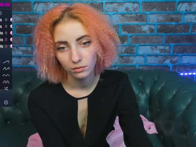 Live sex webcam photo for EveCoy #272110260