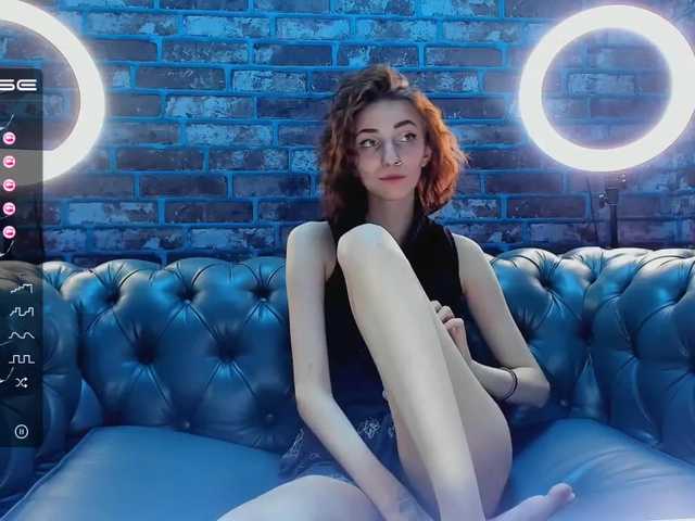 Live sex webcam photo for EveCoy #273074224