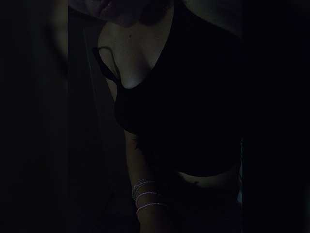 Live sex webcam photo for EveHugs #276101977