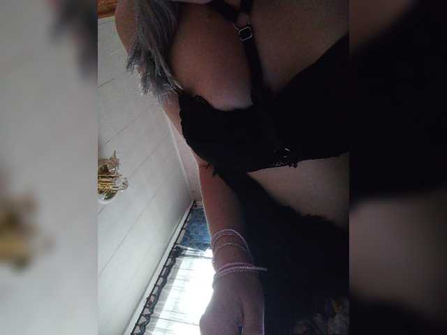 Live sex webcam photo for EveHugs #276177202