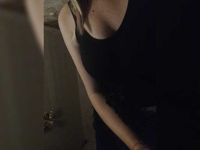 Live sex webcam photo for EveHugs #276370867