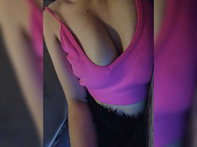 Live sex webcam photo for EveHugs #276947756