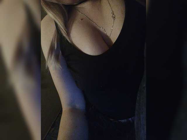 Live sex webcam photo for EveHugs #276993115