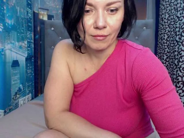 Live sex webcam photo for EveLibston #275939133