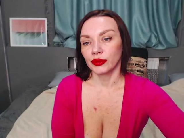 Live sex webcam photo for EveLibston #290552749