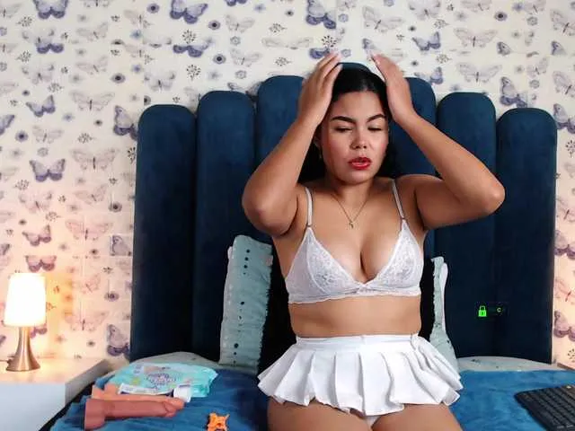 Live sex webcam photo for EveMae #277400028