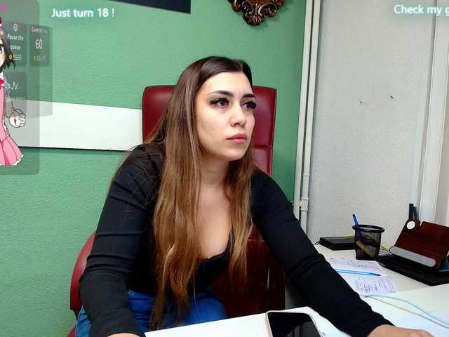 Live sex webcam photo for EveeEvian #292276943