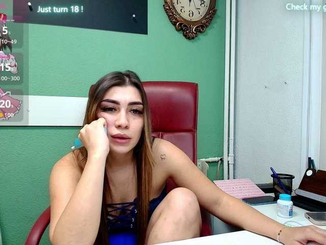 Live sex webcam photo for EveeEvian #292300732