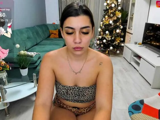 Live sex webcam photo for EveeEvian #292430549