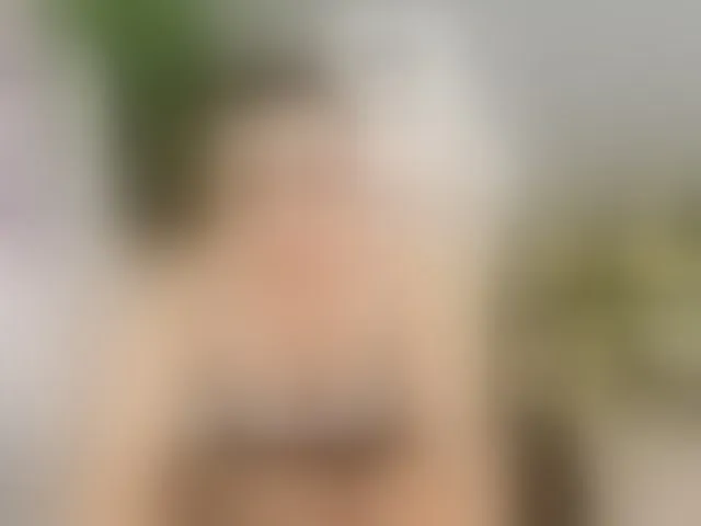 Live sex webcam photo for EveeEvian #293370470