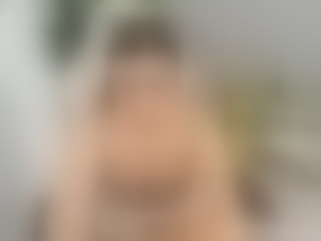 Live sex webcam photo for EveeEvian #293585825