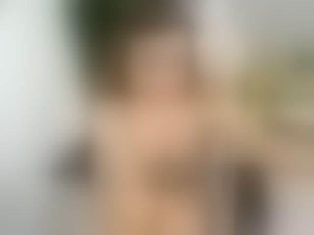 Live sex webcam photo for EveeEvian #293669319