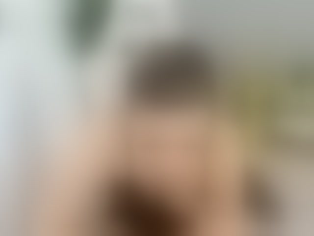 Live sex webcam photo for EveeEvian #293685415