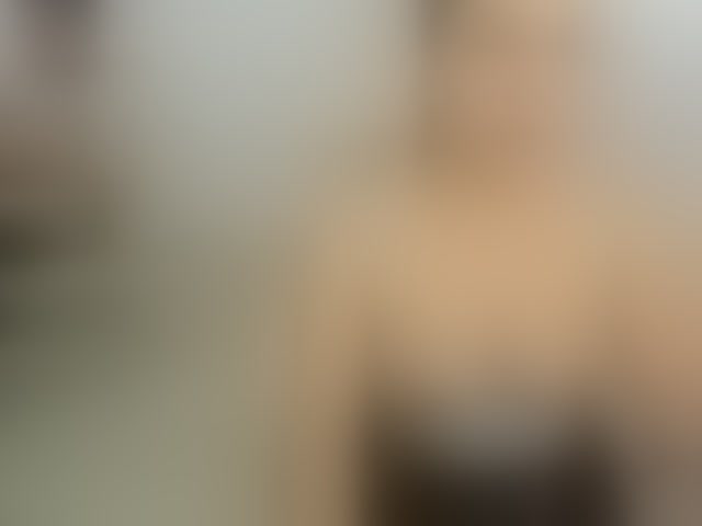Live sex webcam photo for EveeEvian #294319951