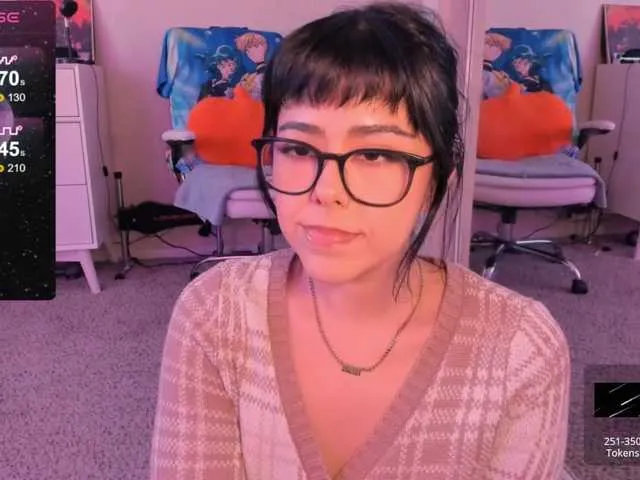 Live sex webcam photo for EveeLuna #290680855