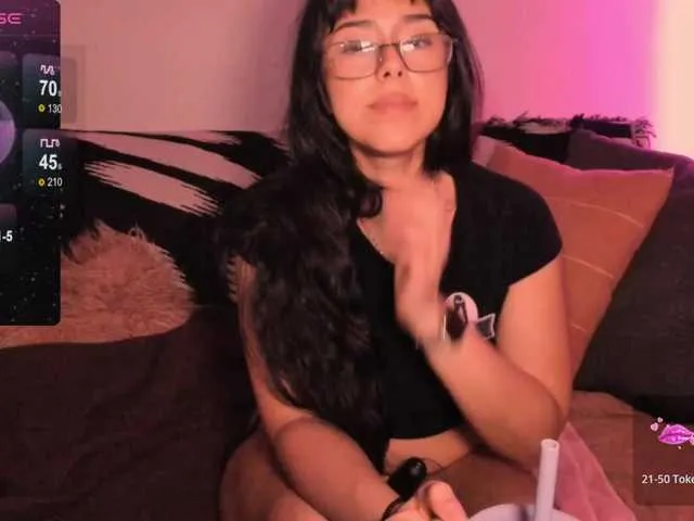 Live sex webcam photo for EveeLuna #291445130