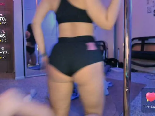 Live sex webcam photo for EveeLuna #292288537