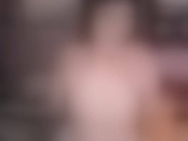 Live sex webcam photo for EveeLuna #294144717