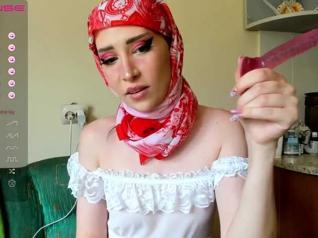 Live sex webcam photo for EvelinaRo #275499872