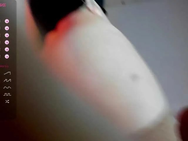 Live sex webcam photo for EvelinaRo #277370838