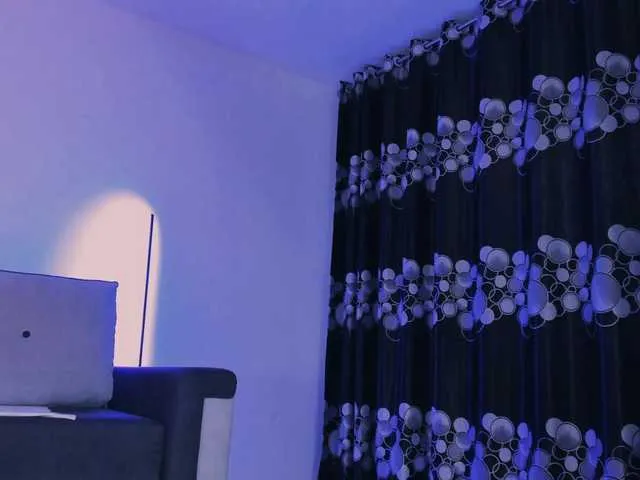 Live sex webcam photo for Evelinarosse #289428967