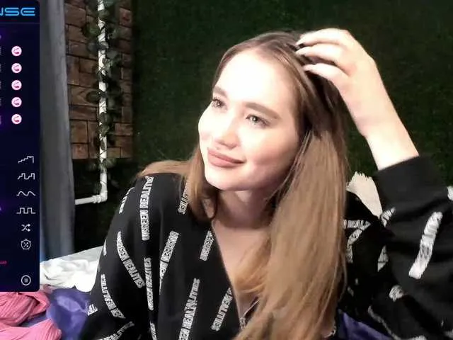 Live sex webcam photo for Evellystu #274556192