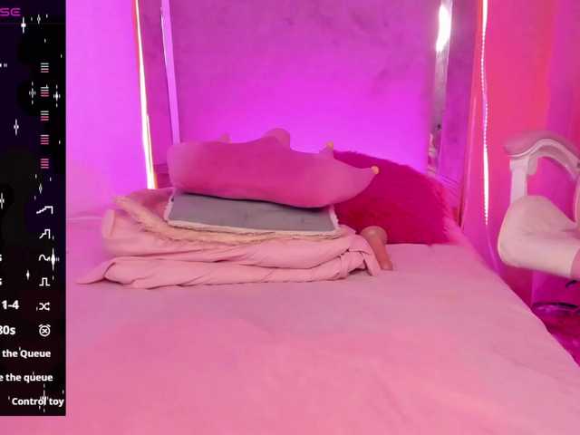 Live sex webcam photo for Evellyyn #291876099