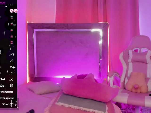 Live sex webcam photo for Evellyyn #292075983