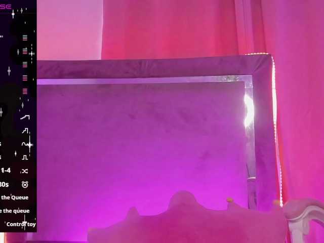 Live sex webcam photo for Evellyyn #292083543