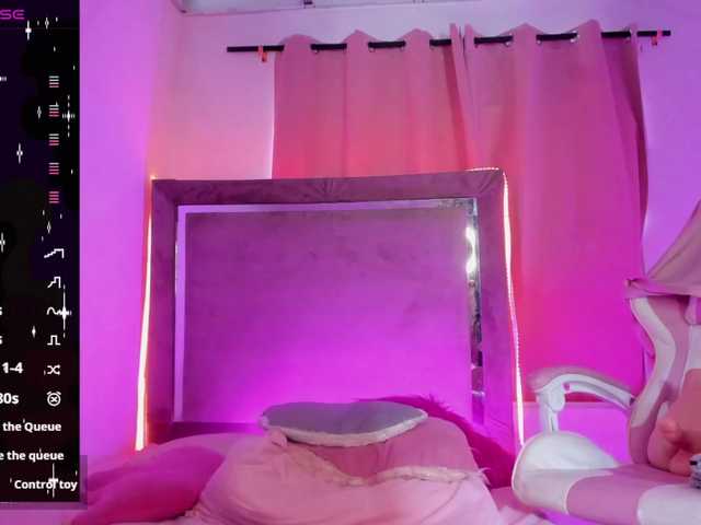 Live sex webcam photo for Evellyyn #292090136