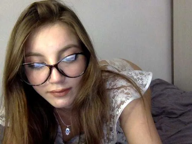 Live sex webcam photo for Evelonelfi #290524860