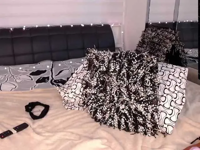 Live sex webcam photo for Evelyn-EE #271936244